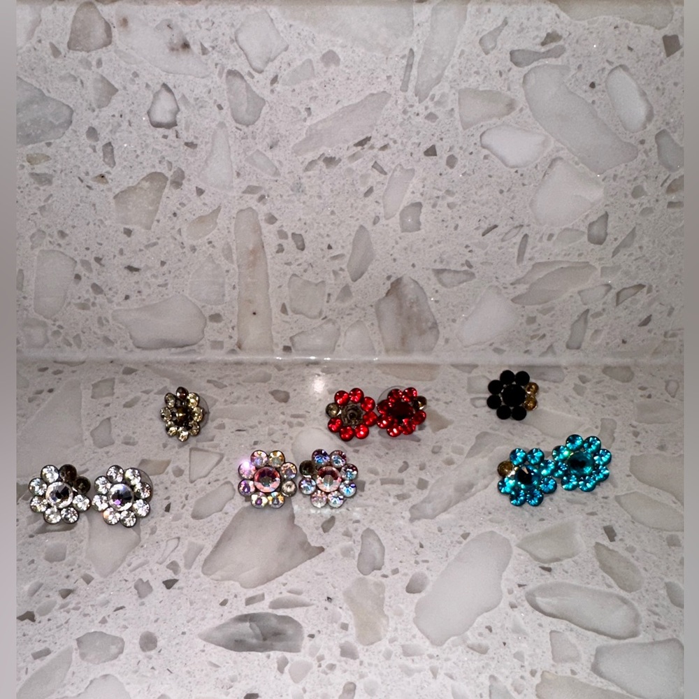 Tarina Tarantino Flower earrings set missing jewels